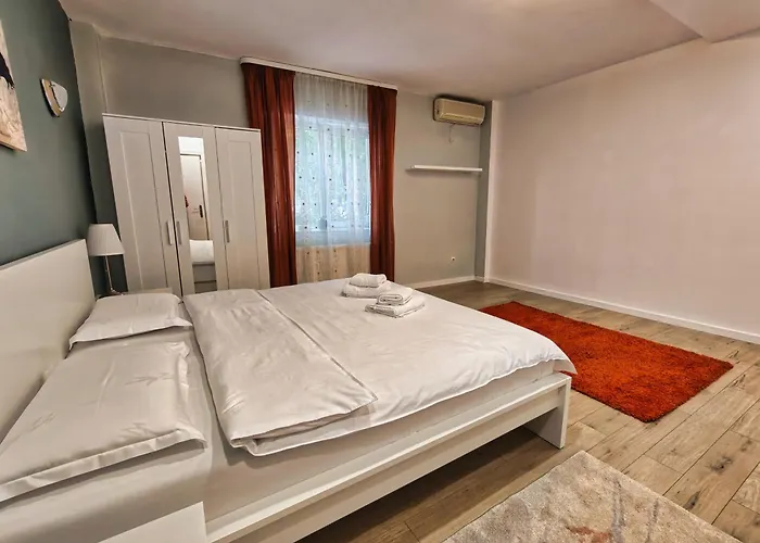 Apartment Balcesti Design - Walk To Old Town - Pumo *