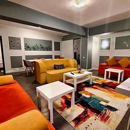 Balcesti Design - Walk To Old Town - Pumo Apartment Bukarest