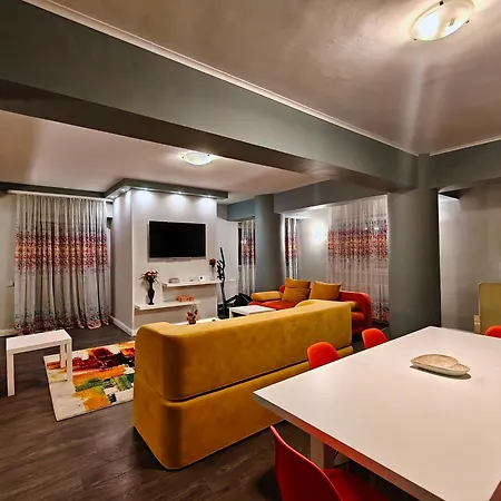 Balcesti Design - Walk To Old Town - Pumo Apartment *