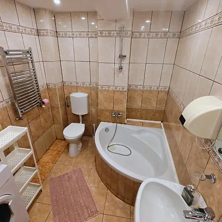 Balcesti Design - Walk To Old Town - Pumo