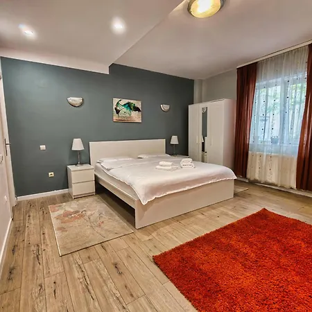 Balcesti Design - Walk To Old Town - Pumo Apartamento