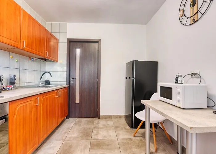 Appartement Balcesti Design - Walk To Old Town - Pumo