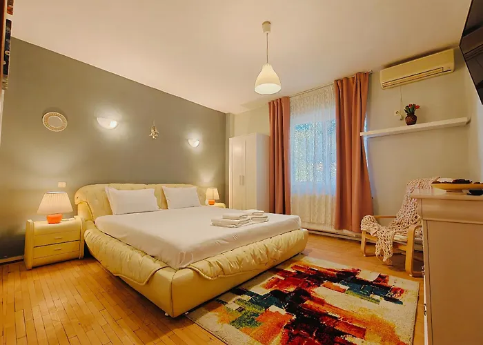 Balcesti Design - Walk To Old Town - Pumo Apartament *