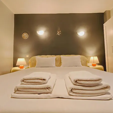 Balcesti Design - Walk To Old Town - Pumo