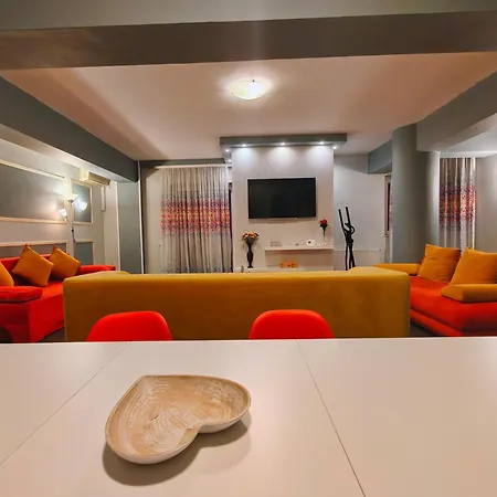 Balcesti Design - Walk To Old Town - Pumo Appartement