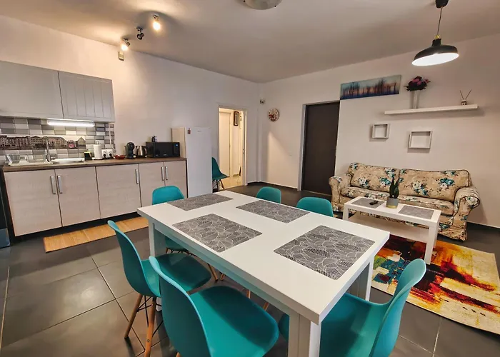 Balcesti Design - Walk To Old Town - Pumo Apartament Bukareszt