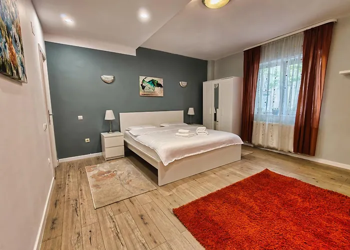 Balcesti Design - Walk To Old Town - Pumo Apartament